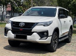 Toyota Fortuner 2.4 TRD AT 2019 3