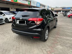 Honda HR-V E CVT 2018 CVT AT Hitam 7