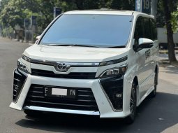 TOYOTA VOXY 2.0 AT PUTIH 2019 MPV TERNYAMAN 3