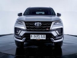 Toyota Fortuner 2.8 GR Sport 4X2 AT 2022 Silver 1