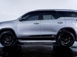 Toyota Fortuner 2.8 GR Sport 4X2 AT 2022 Silver 2