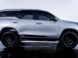 Toyota Fortuner 2.8 GR Sport 4X2 AT 2022 Silver 3