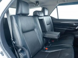 Toyota Fortuner 2.8 GR Sport 4X2 AT 2022 Silver 6