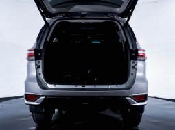 Toyota Fortuner 2.8 GR Sport 4X2 AT 2022 Silver 8