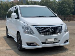 TERMURAH HYUNDAI H1 ROYALE BENSIN AT PUTIH 2019 SIAP PAKAI 1