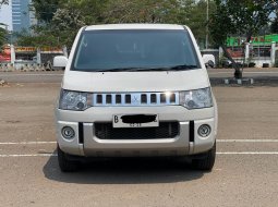 MITSUBISHI DELICA D5 AT PUTIH 2015