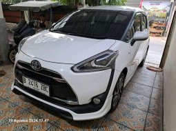 Toyota Sienta Q CVT 2018 Putih 2