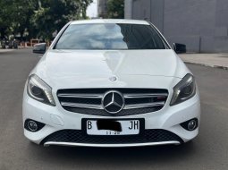 MERCEDES BENZ A 200 AT PUTIH 2013 KM RENDAH SIAP PAKAI 2