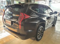 Mitsubishi Pajero Sport Dakar 4x2 AT 2022 Hitam 3