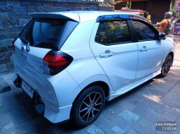 Toyota Agya 1.2 GR Sport A/T 2023 Putih 6