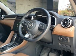 MG ZS Magnify 2021 putih sunroof pajak panjang tangan pertama dari baru cash kredit bisa dibantu 11