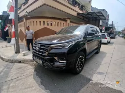 Toyota Fortuner New 4x2 2.8 GR Sport A/T 2022 Hitam