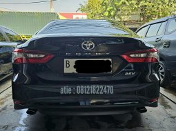 Toyota Camry V 2.5 AT ( Matic ) 2023 Hitam Km low 9rban plat ganjil Jakarta selatan siap pakai 10