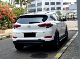 Hyundai Tucson XG 2017 sunroof bensin km 51rb putih cash kredit proses bisa dibantu 5