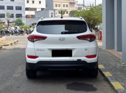 Hyundai Tucson XG 2017 sunroof bensin km 51rb putih cash kredit proses bisa dibantu 6