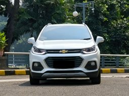  TDP 10 JT KM DIJAMIN ASLI Chevrolet TRAX 1.4 Premier AT 2017 Putih MOBIL DIJAMIN SIAP PAKAI