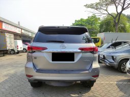 Toyota Fortuner 2.4 VRZ AT 2017 5