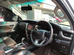 Toyota Fortuner 2.4 VRZ AT 2017 9