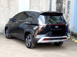 Hyundai Stargazer X 2023 prime hitam matic km 8 ribuan cash kredit proses bisa dibantu 4