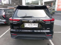 Toyota Innova Zenix 2.0 V AT Bensin 2023 8