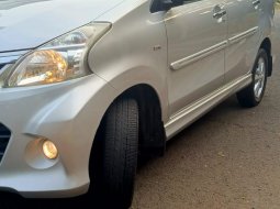 Toyota Avanza Veloz 1.5 A/T Reg 2014 Tangan Satu Rawatan ATPM Resmi Dr Baru Plt B GENAP Pjk JAN 2025 5