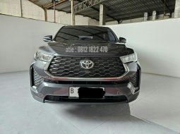 Toyota Innova Zenix V 2.0 bensin AT ( Matic )  2022 / 2023 Abu² Tua Km low 15rban Jakarta pusat