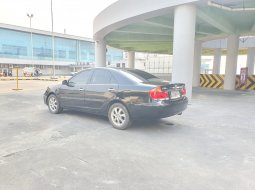 Toyota Camry 2.5 G 2005 4