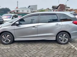 Honda Mobilio E AT Abu– Mobil Murah Bergaransi 7