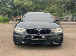 BMW 5 Series 530i Hitam