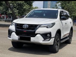 Toyota Fortuner 2.4 VRZ AT 2019 Putih 2