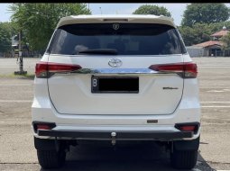 Toyota Fortuner 2.4 VRZ AT 2019 Putih 3