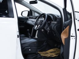 TOYOTA KIJANG INNOVA (SUPER WHITE)  TYPE G 2.4 M/T (2017) 10