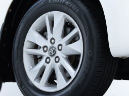 TOYOTA KIJANG INNOVA (SUPER WHITE)  TYPE G 2.4 M/T (2017) 12