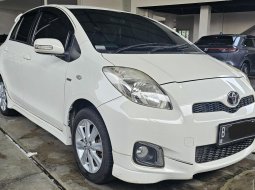 Toyota Yaris E A/T ( Matic ) 2012 Putih Mulus Siap Pakai Good Condition 3