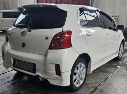 Toyota Yaris E A/T ( Matic ) 2012 Putih Mulus Siap Pakai Good Condition 7