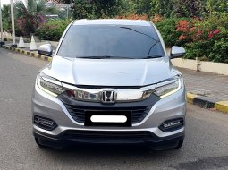 Honda HR-V 1.5L E CVT 2022 silver km 48 ribu pajak panjang cash kredit proses bisa dibantu