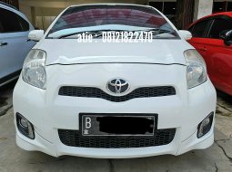 Toyota Yaris E AT ( Matic ) 2012 putih km 100rban bekasi