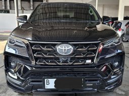 Toyota Fortuner 2.8 GR Sport A/T ( Matic ) 2022/ 2023 Hitam Km 31rban Tangan 1 Good Condition