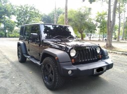 MURAHH! JEEP WRANGLER 3.8L BENSIN AT 2011 HITAM