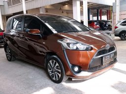 Toyota Sienta V 1.5 AT 2017