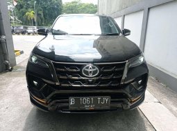 Toyota Fortuner 2.8 GR Sport Diesel Matic 2022 DP 35 Juta 2