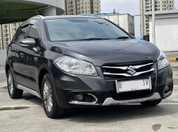 TERMURAH SUZUKI SX4 SCROSS AT GREY 2017