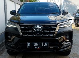 JUAL Toyota Fortuner 2.8 GR Sport 4x2 AT 2022 Hitam 1