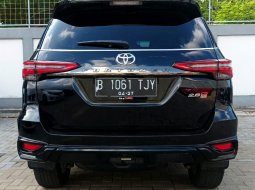 JUAL Toyota Fortuner 2.8 GR Sport 4x2 AT 2022 Hitam 2