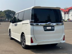 TOYOTA VOXY 2.0 AT PUTIH 2019 SIAP PAKAI 6