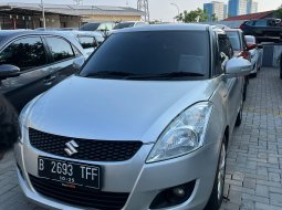 Suzuki Swift GX 2014 Silver MOBIL BEKAS MURAH