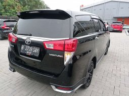 Toyota Venturer 2.0 Matic 2017 Hitam 6