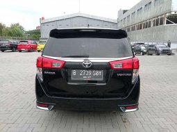 Toyota Venturer 2.0 Matic 2017 Hitam 5