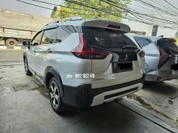 Mitsubishi Xpander Cross Premium AT ( Matic ) 2021 Putih Km  low 18rban Good Condition Siap Pakai 5