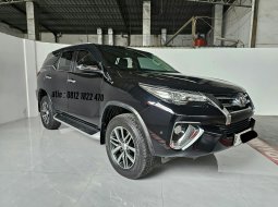 Toyota Fortuner VRZ 2.4 diesel  AT ( Matic ) 2017 Hitam km low 63rban double disk jakpus 2